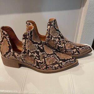 Steve Madden Booties, 8.5